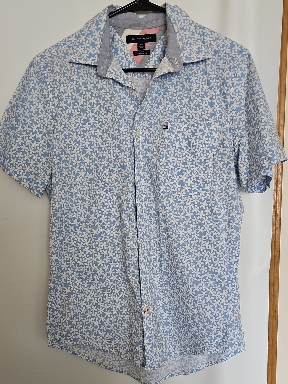Tommy Hilfiger Mens Light Blue & White Floral Short-Sleeve Button-Up Shirt Small